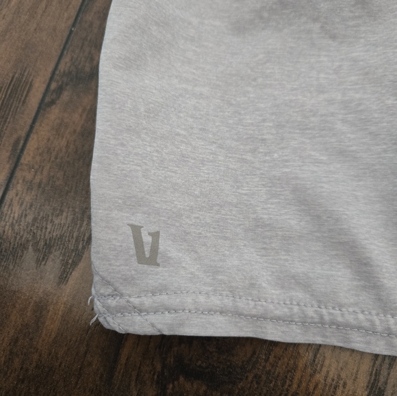 Vuori Clementine 2" Athletic Running Shorts Liner Lined Silver Gray Size XS - Picture 8 of 8